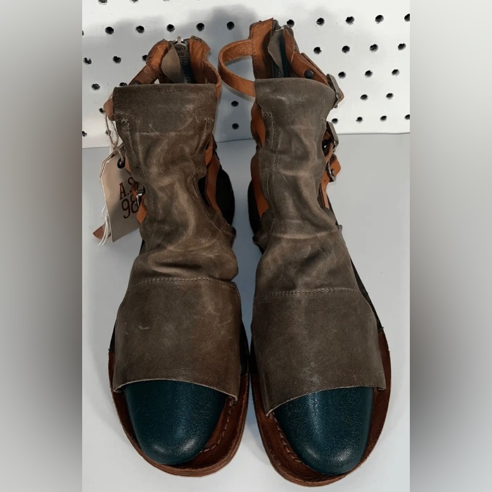 AS98 Sandals